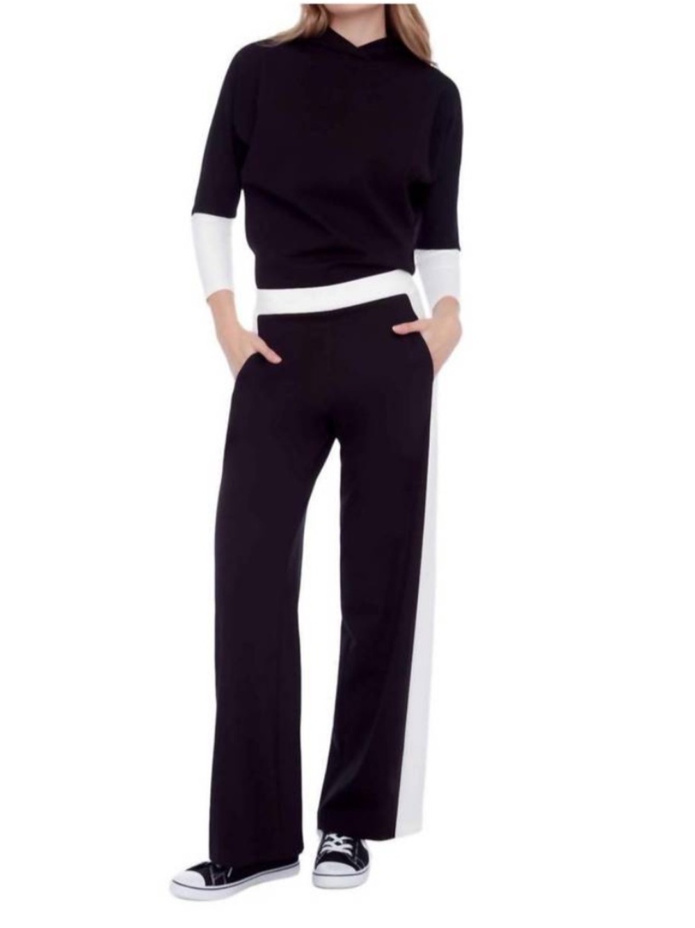 Brand new without Tags ILTM Amanda Side Stripe Wide‎ Leg Pants In Black Medium